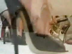 ChiliMoms presents: High heels