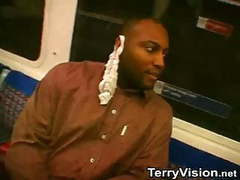 ChiliMoms presents: Flashing on the london underground - part 1