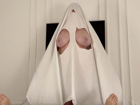 ChiliMoms presents: Fucked big titty ghost on halloween