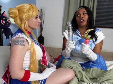 ChiliMoms presents: Leya falcon moans while being fingered by hot porsha carrera