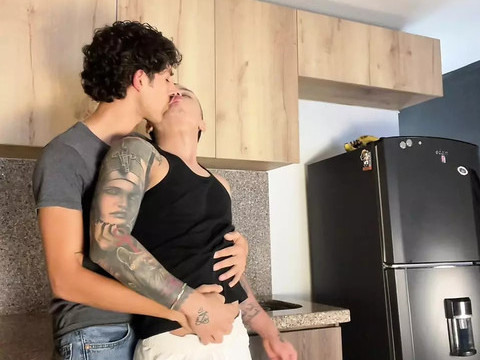 ChiliMoms presents: Colombian boy shows how to take a huge cock - enriquemudu & milky_santy