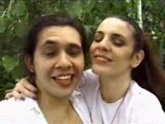 ChiliMoms presents: Pretty amateur has sex in car with top down